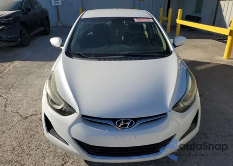 2015 Hyundai Elantra Se z USA, uszkodzony, nr VIN 5NPDH4AE4FH566427